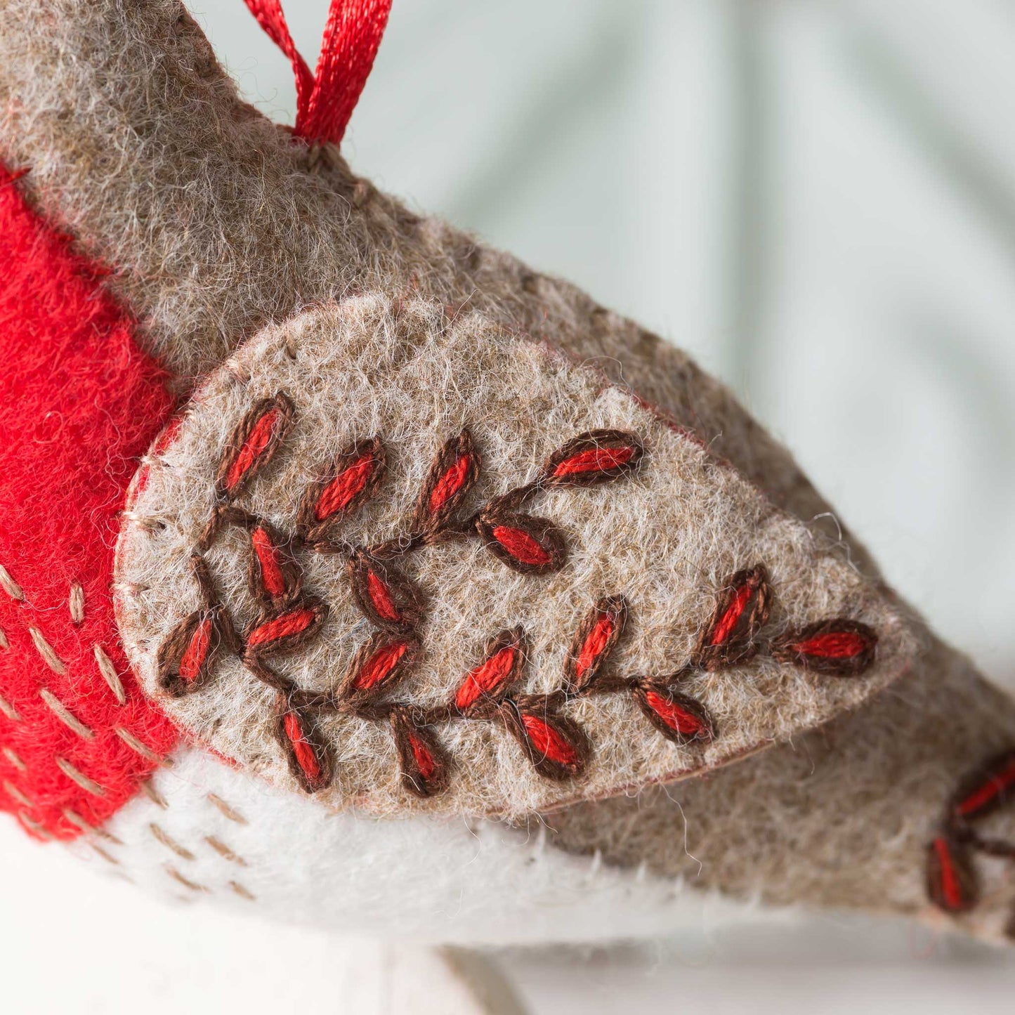 Robin Felt Craft Mini Kit: Embroidered Ornament DIY Kit - Corinne Lapierre